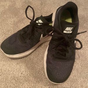 Women’s Nike Free Run Size 7 Black Running Shoe